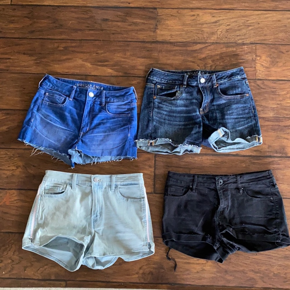 ⚡️⚡️ 4 pairs of womens jean shorts size 8 ⚡️⚡️